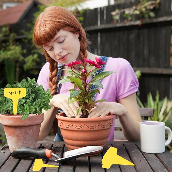 Plant Labels, 200pcs Yellow Tags, Waterproof Outdoor Markers, Plastic Signs for Seedlings, Greenhouse Accessories, Vegetable Garden Supplies