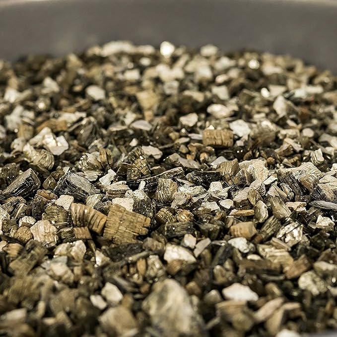 Horticultural Organic Vermiculite for Plants - Medium Grade - Natural Soil Additive for Gardening, Houseplants, Mushrooms, Potted Plants, Hydroponics, Terrariums (4 Quart)