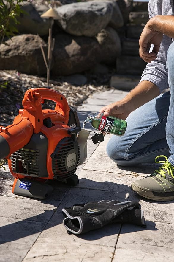 STA-BIL Fast Fix - Small Engine Treatment, Cleans Carburetors and Injectors, Fixes Rough Running Engines, Eliminates Water, Treats Up to 20 Gallons, 8oz (22304) , Green