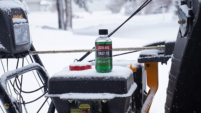 STA-BIL Fast Fix - Small Engine Treatment, Cleans Carburetors and Injectors, Fixes Rough Running Engines, Eliminates Water, Treats Up to 20 Gallons, 8oz (22304) , Green