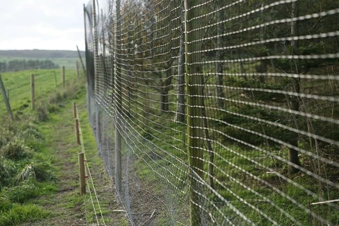 OldMacDonald Deer and Animal Fence Barrier Netting (55gr/sq m.) 7.5' x 100' (2.3m x 30m) (mesh 19x19mm) - Folded for Shipping
