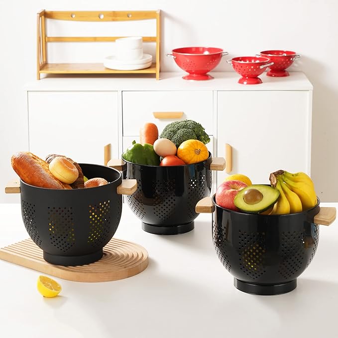 Metal Colander with Wood Handle and Stable Base, Powder Coated Steel Kitchen Strainer Basket for Draining Pasta, Vegetable and fruit(5.5quart,Matte Black)