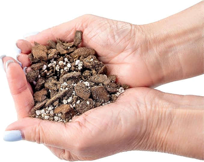 Gardenera Professional Succulent Soil Premium All Purpose Blend | Pre-Mixed Ready to Use for Cactus and Succulents | Sphagnum Peat Moss, Perlite, New Zealand Pine Bark - Made in USA - 5 Quart