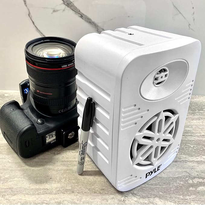 PyleUsa Indoor Outdoor Speakers Pair - 300 Watt Dual Waterproof 4” 2-Way Full Range Speaker System w/ 1/2” High Compliance Polymer Tweeter - in-Home, Boat, Deck, Patio, Poolside (White) - PDWR45WT