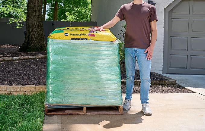 Miracle-Gro Potting Mix Bulk Pallet, for Container Plants, Flowers, Vegetables, Shrubs, Annuals, Perennials, 2 cu. ft. Bags, Pallet of 39