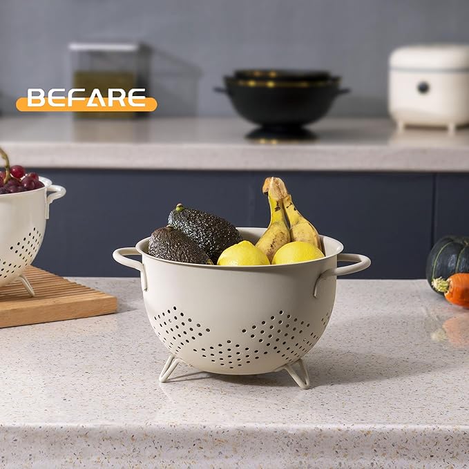 Metal Colander 5 Quart Powder Coated Self-draining Metal Strainer with Base,Kitchen Pasta Fruit Vegetable Basket with Double Handles (Sand Yellow)