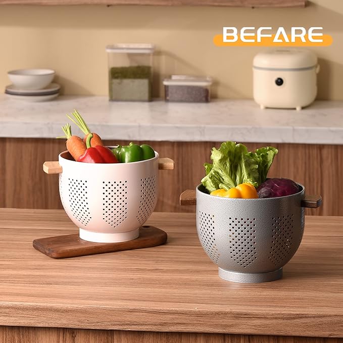 Metal Colander with Wood Handle and Stable Base, Powder Coated Steel Kitchen Strainer Basket for Draining Pasta, Vegetable and fruit(5.5quart,Greyhammertone)